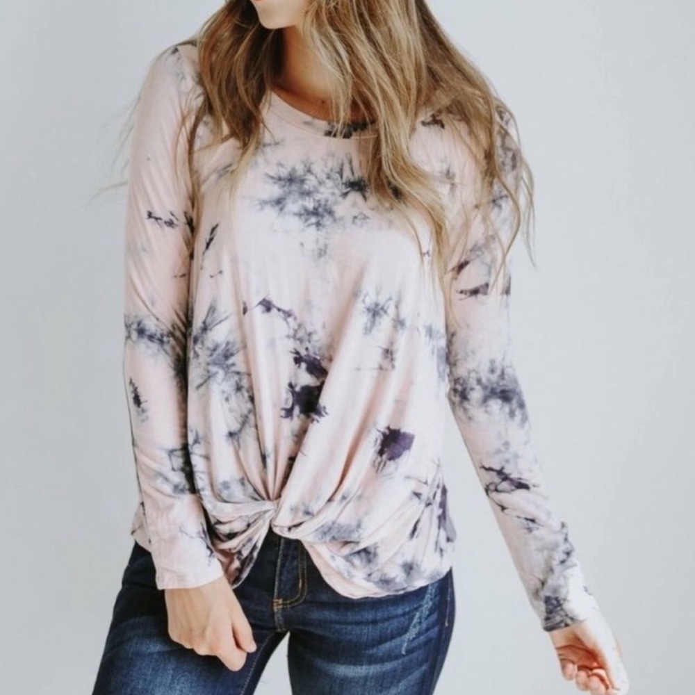 Knot front long sleeve crop top